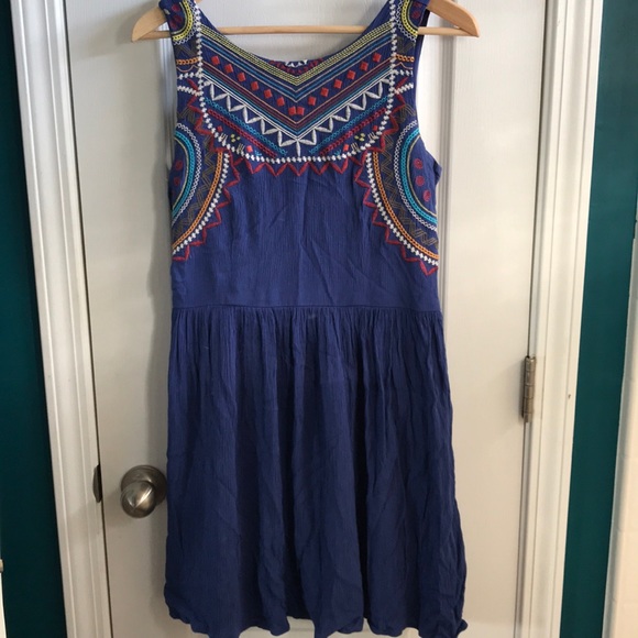 Geometric detailed Dress - Picture 1 of 5